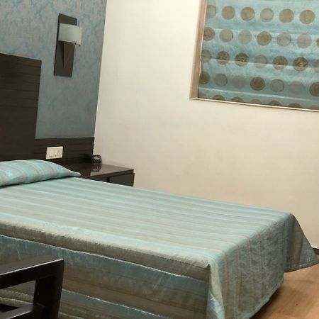 Hotel Sweet Home Mumbai Exterior foto